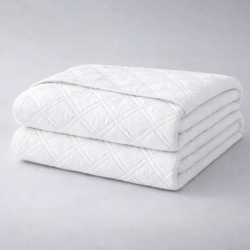 Cubrecama Colcha De 2 Plazas Blanco + 2 Fundas Almohada + Bolsón Blanco Lisa